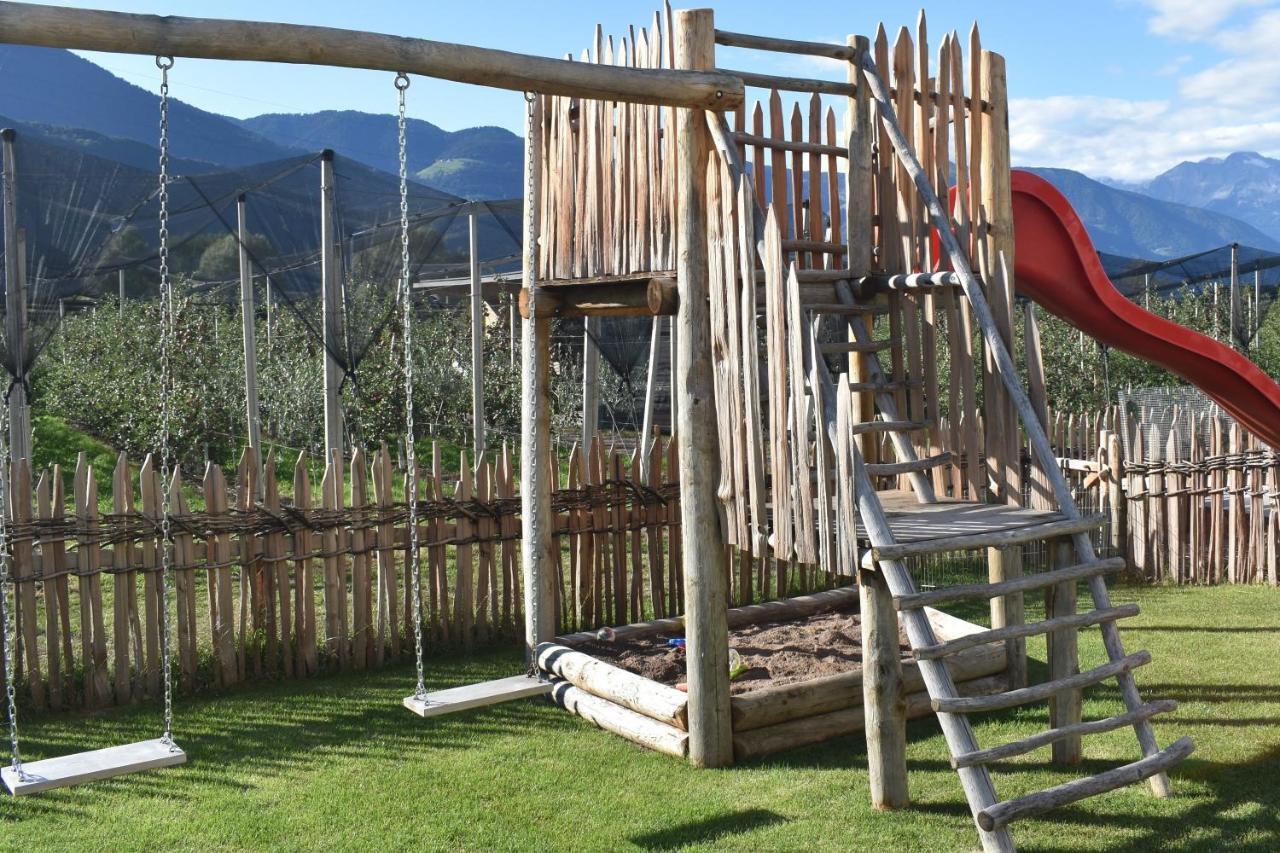 Feldhof Vilpian- Urlaub Auf Dem Bauernhof Appartement Buitenkant foto